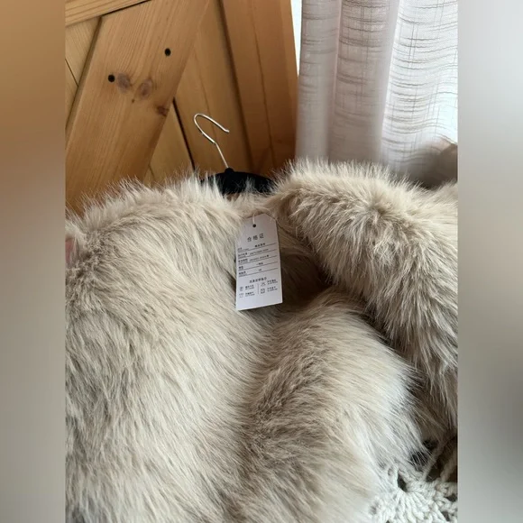 NWT - Faux Fur crop Jacket - Tan - Picture 4 of 4